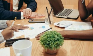 Business-planning-discussion-SME